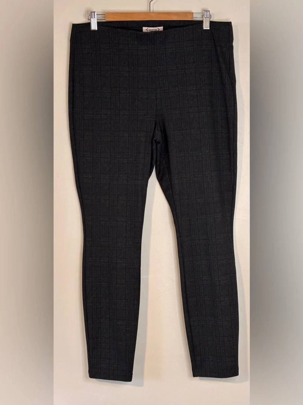 🌸 Nanette Lepore Plaid Charcoal Pull On Pants Size Large Office Career Casual